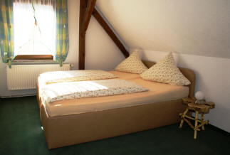 Schlafzimmer 02